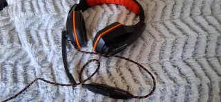 Consola PS4 Slim 1TB + 5 Juegos