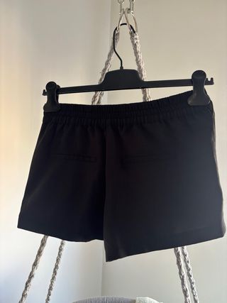 Pantalón corto Stradivarius negro Talla S