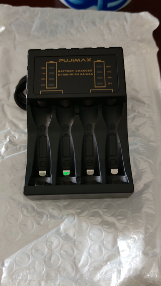 Cargador Baterías AA/AAA USB 4 Ranuras