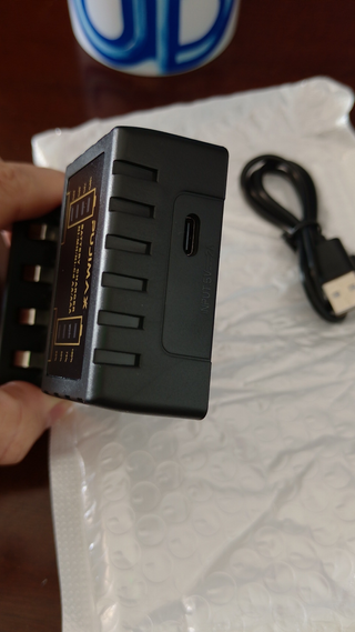 Cargador Baterías AA/AAA USB 4 Ranuras