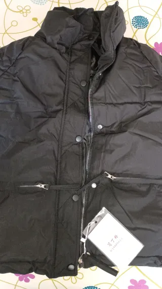 Chaqueta Bomber Acolchada Negra. Talla M