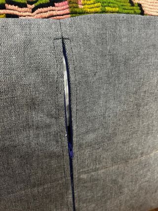 Pouf in lana con fantasia floreale