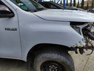 Aleta delantera derecha Toyota Hilux Double