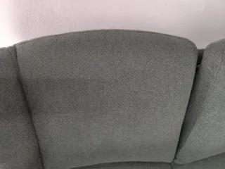 Sofá verde de tela poco uso