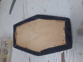 Decorazione floreale in ceramica