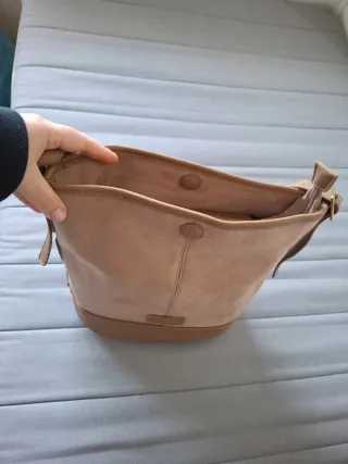 Bolso ante tipo saco beige y marrón