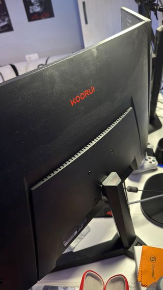 2 monitores 27” 2k (QHD) 144Hz