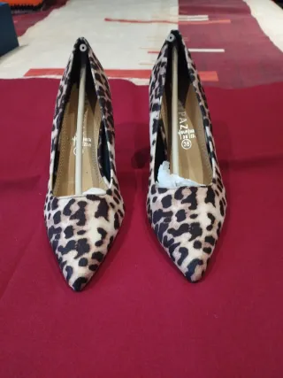 Zapatos tacón animal print beige y marrón T.36