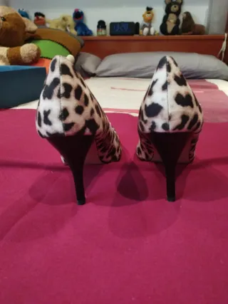 Zapatos tacón animal print beige y marrón T.36