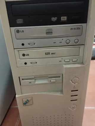 Ordenador o computadora para piezas