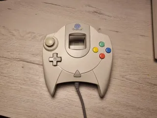 Consola Sega Dreamcast con GDEMU