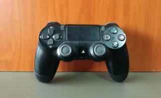 Mando PS4 - solamente funciona con cable