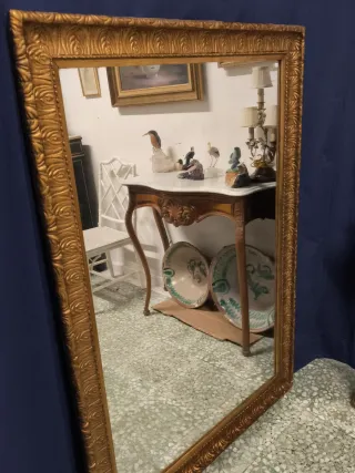 Espejo antiguo rectangular dorado