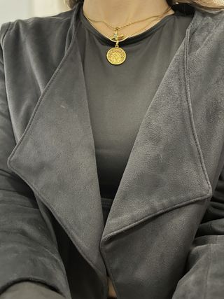 Torera ante, negra Bershka