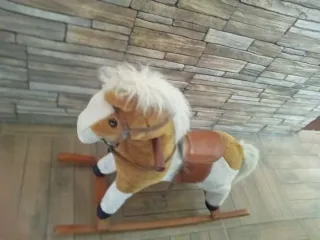 Trona infantil con balancín