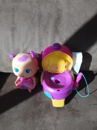 Muñeca Cry Babies con orinal