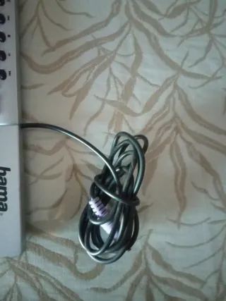 Teclado Hama con cable plateado y negro