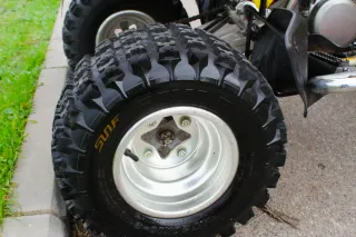 Suzuki LTZ 400 Quad Amarillo