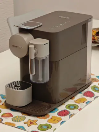 DeLonghi Latissima one - Nespresso preta