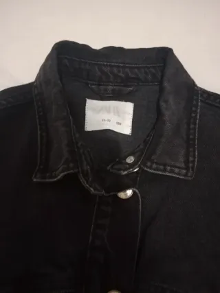 Chaqueta vaquera niña negra con pedrería