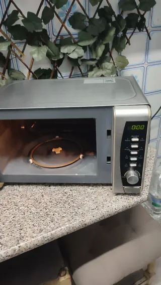 Microondas Grill Orbegozo 700W