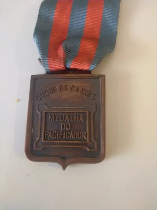 Medalla Portuguesa con Escudo