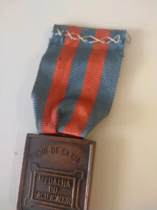 Medalla Portuguesa con Escudo