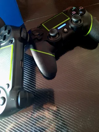 2 Mandos PS4 compatibles. Inalámbricos.