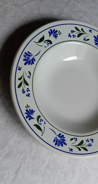 Plato Oxford con borde floral azul