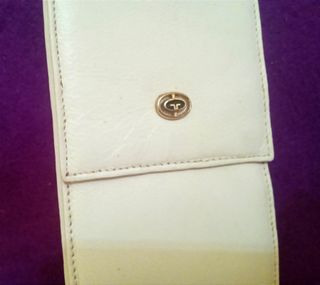 "FUNDA GAFAS POLIPIEL BLANCA VINTAGE CON BROCHE"