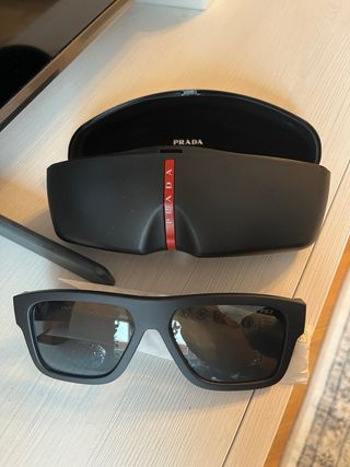 Gafas de sol Prada Negras