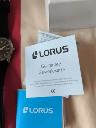 Reloj Lorus Hombre Negro y Dorado