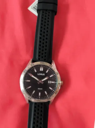 Reloj Lorus Hombre Negro y Dorado