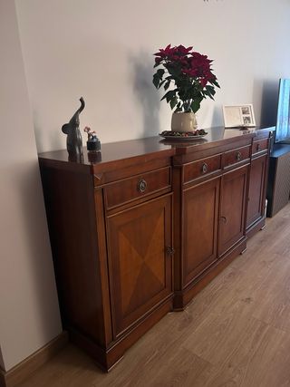 Aparador de madera clásico