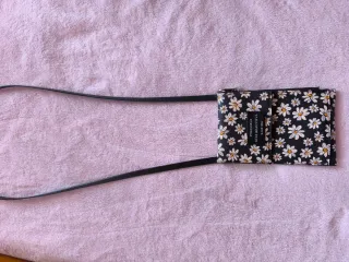 Bolso Stradivarius flores margaritas