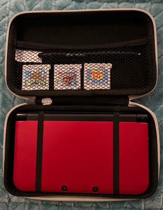 Nintendo 3DS XL Rossa + Accessori