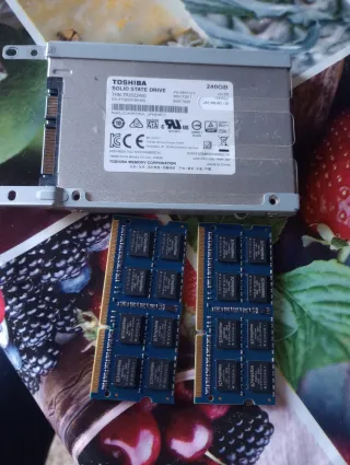 SSD Toshiba TR200 y 2x RAM .ddr3