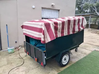 Remolque cerrado para kart,  motos