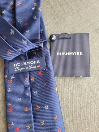 Corbata de seda Rushmore con estampado de hojas