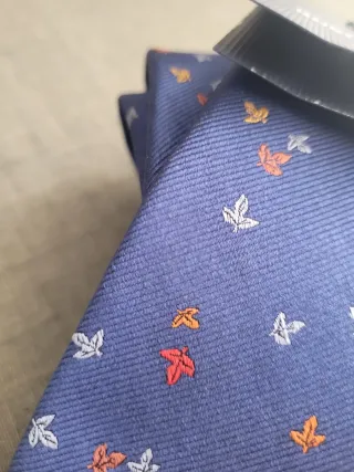 Corbata de seda Rushmore con estampado de hojas