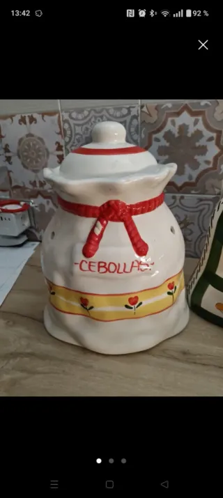 Cebollero de cerámica blanco