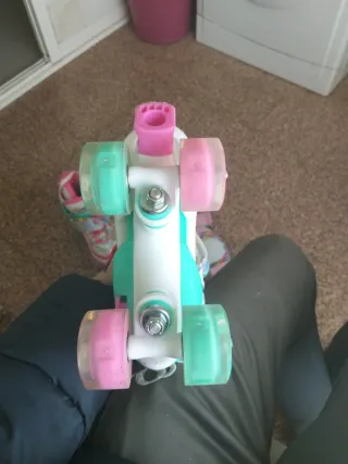 Patines en línea y protecciones infantiles