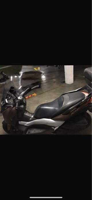 Yamaha X-Max 300