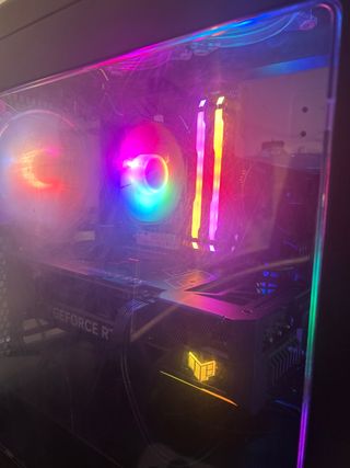 RTX 4070 Ti rayzen 7 5800x3d ram 32