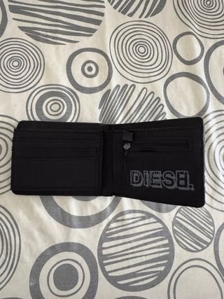Portafoglio Diesel nero con design