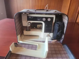 Máquina de coser PFAFF 209 (No funciona)