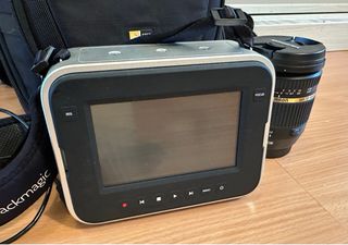 Cámara Blackmagic 2.5K + Objetivo Tamron 17-50