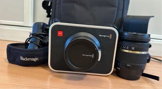 Cámara Blackmagic 2.5K + Objetivo Tamron 17-50