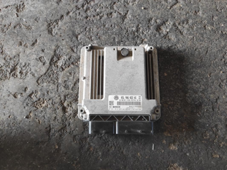 Centralita motor uce 03L906022AG Volkswagen