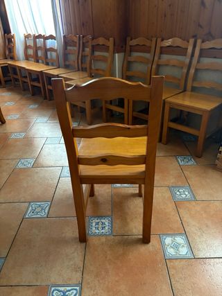 Set di 20 sedie in legno massello rustico